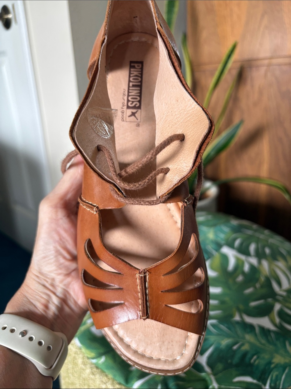 Pikinos Leather Cutout Lace-Up Sandal..worn once - Picture 5 of 8